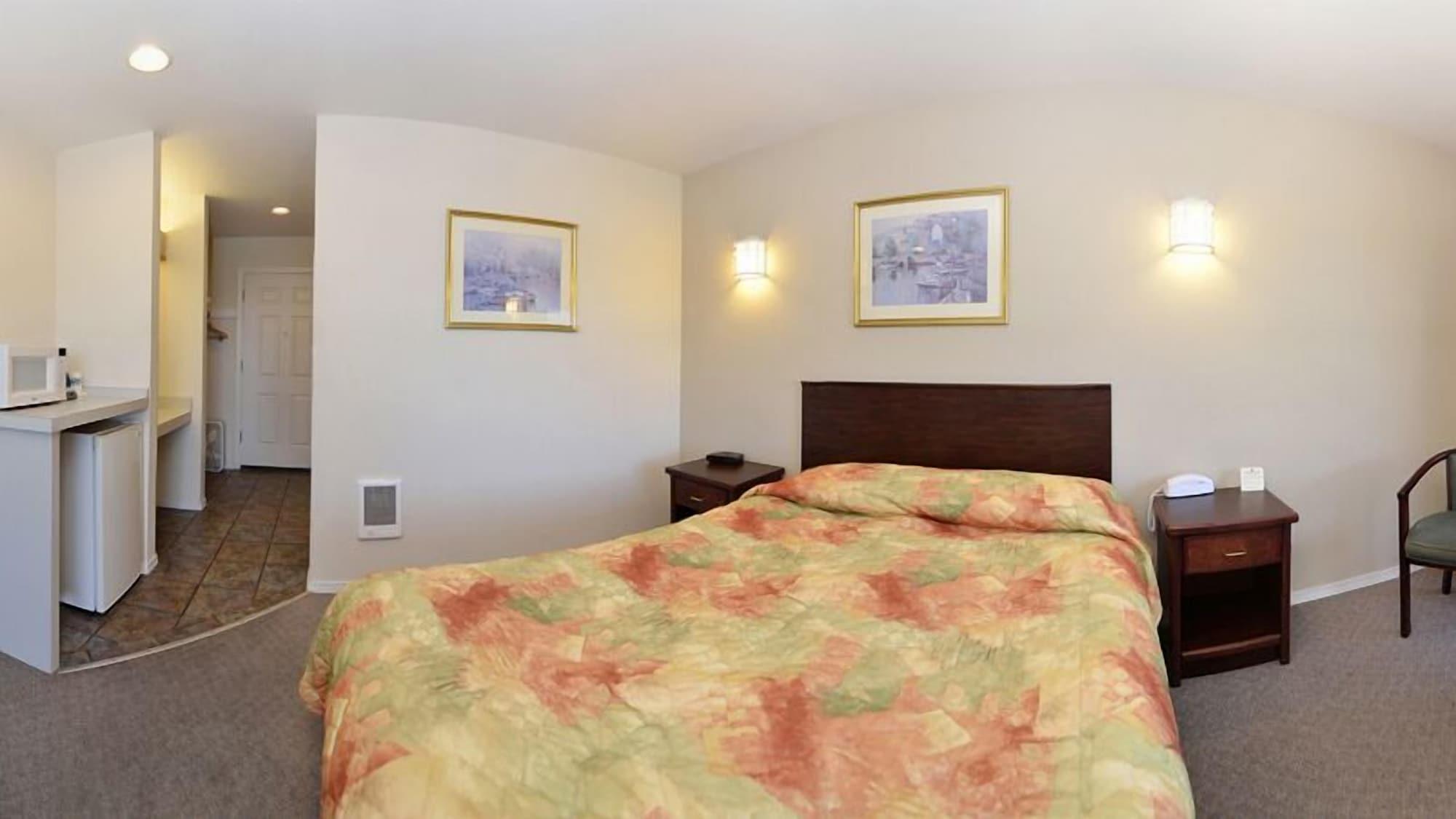 Travelodge By Wyndham Depoe Bay Exterior photo