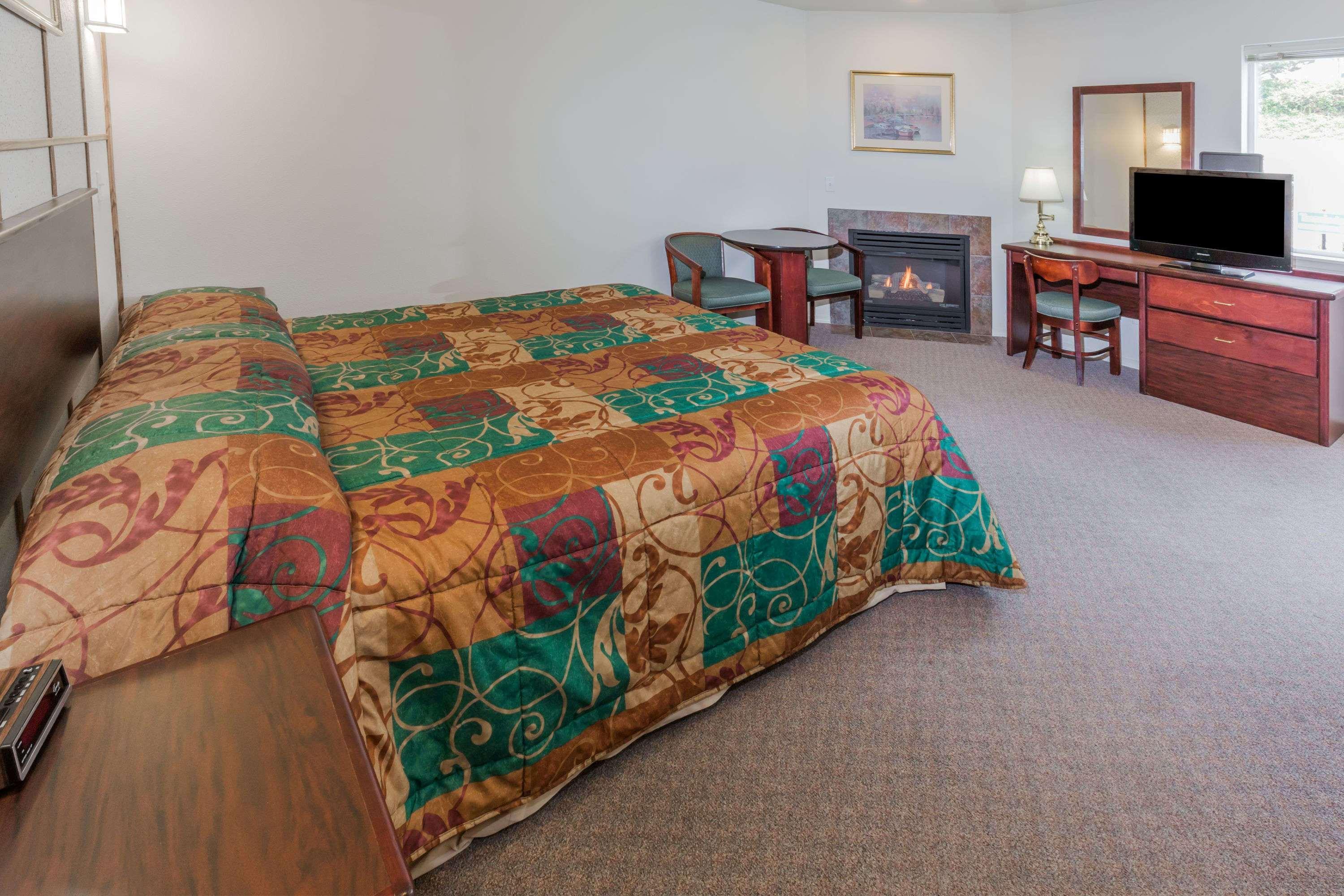 Travelodge By Wyndham Depoe Bay Exterior photo